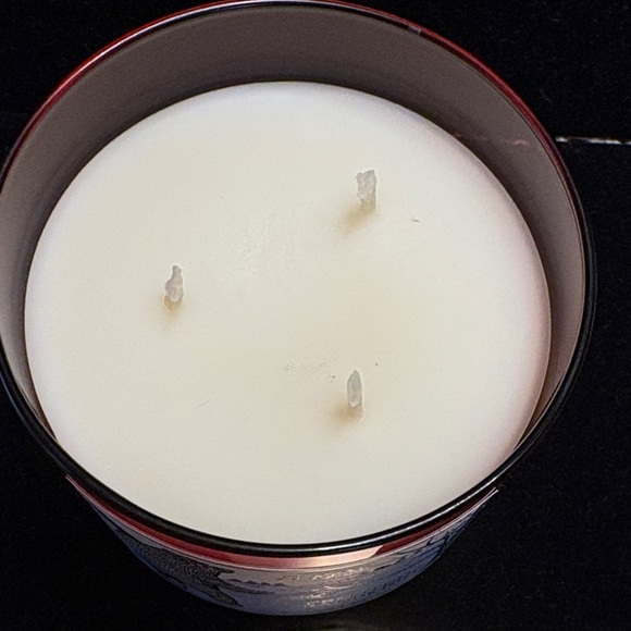 Bath & Body Works Frosted Cranberry Candle - Red and Gold - Picture 3 of 4